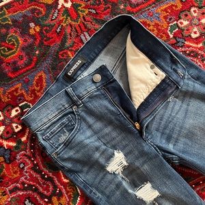 EXPRESS Mid-rise Distressed jeans
